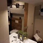 Alojamento de Turismo Selvagem Osada Knurow (Lesser Poland)